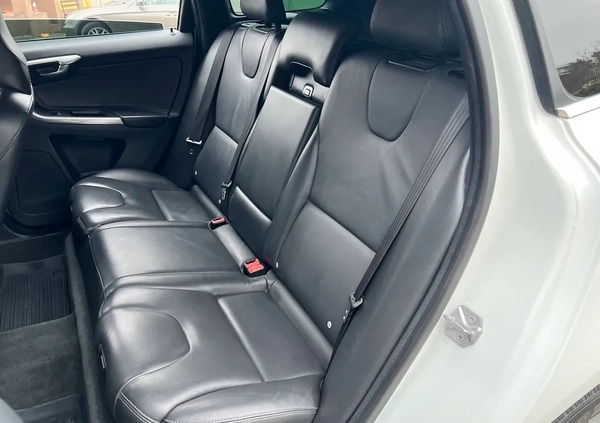 Volvo XC 60 cena 89800 przebieg: 103800, rok produkcji 2016 z Janowiec Wielkopolski małe 497